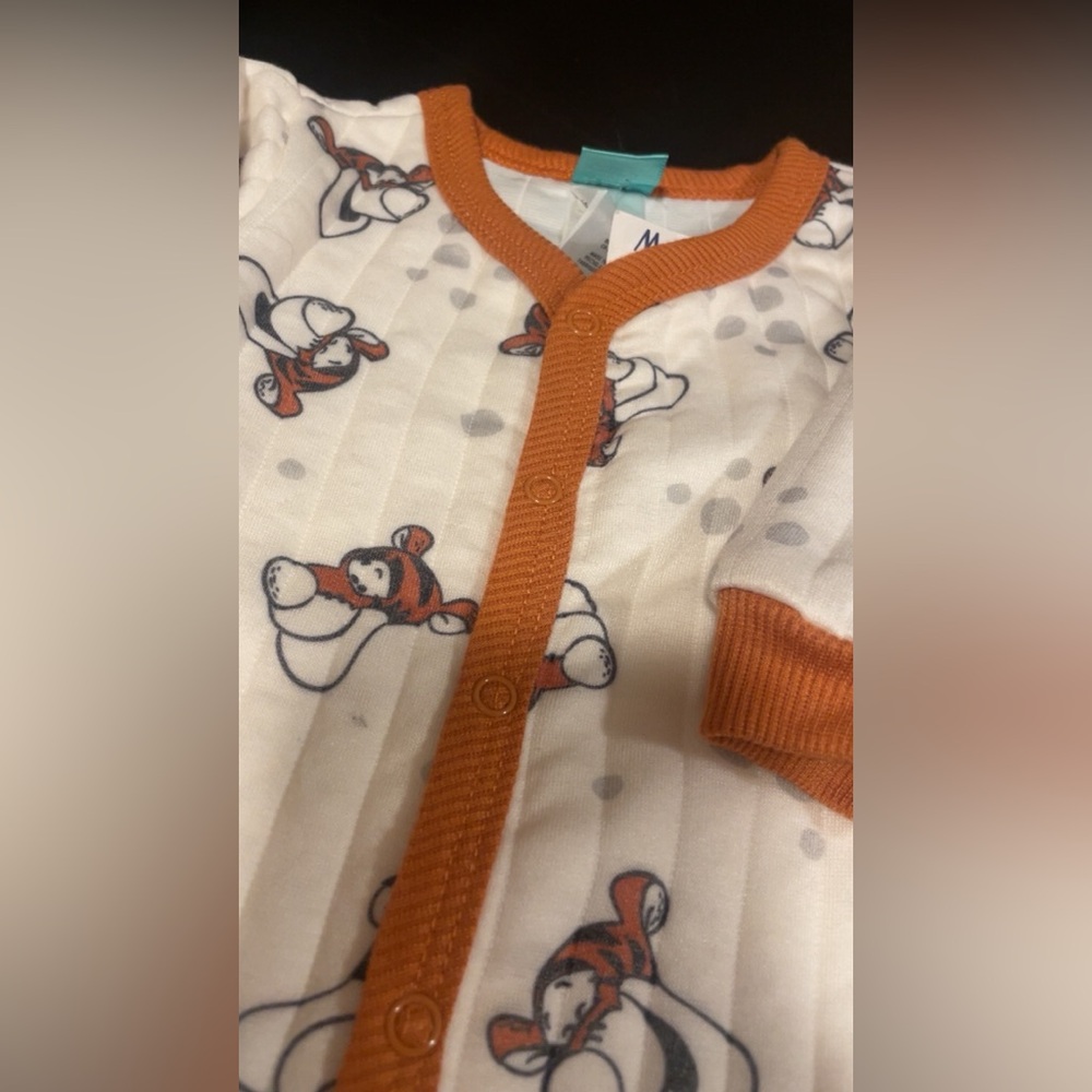 Brand new 0-3 months Disney Baby Tigger Footie Jammie’s - Orange and White - Picture 2 of 5